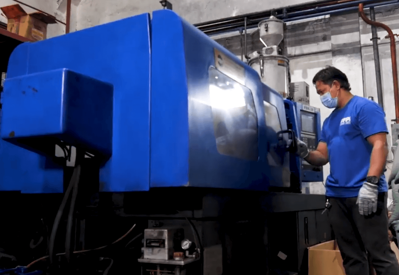 Plastic Injection Molding Machine